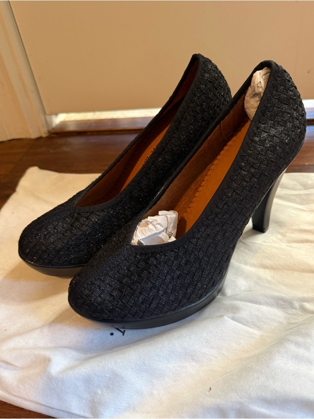 Bernie Mev Legend Black Metallic Woven Dress Shoes Pumps - US Size 8 (EU 39)